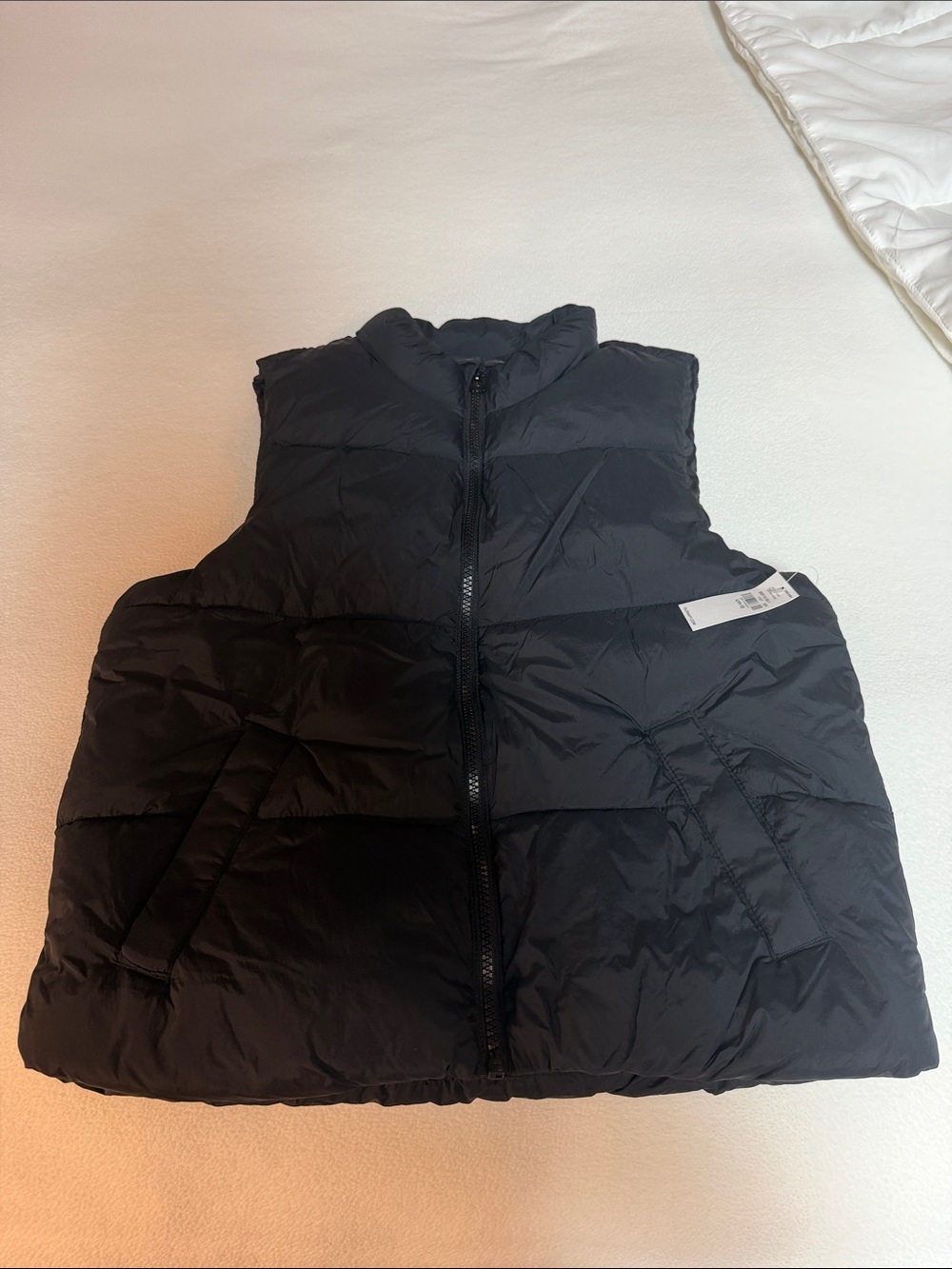 Old Navy Black Quilted Puffer Vest for BOYS NWT Large